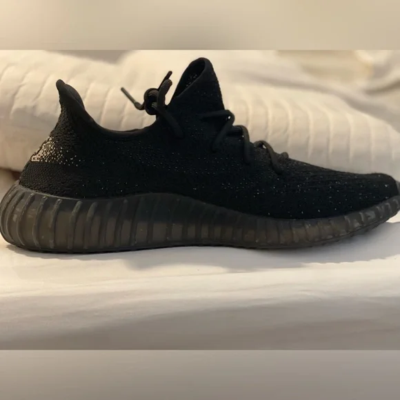 Yeezy Boost 350 V2 'Oreo men's size 13